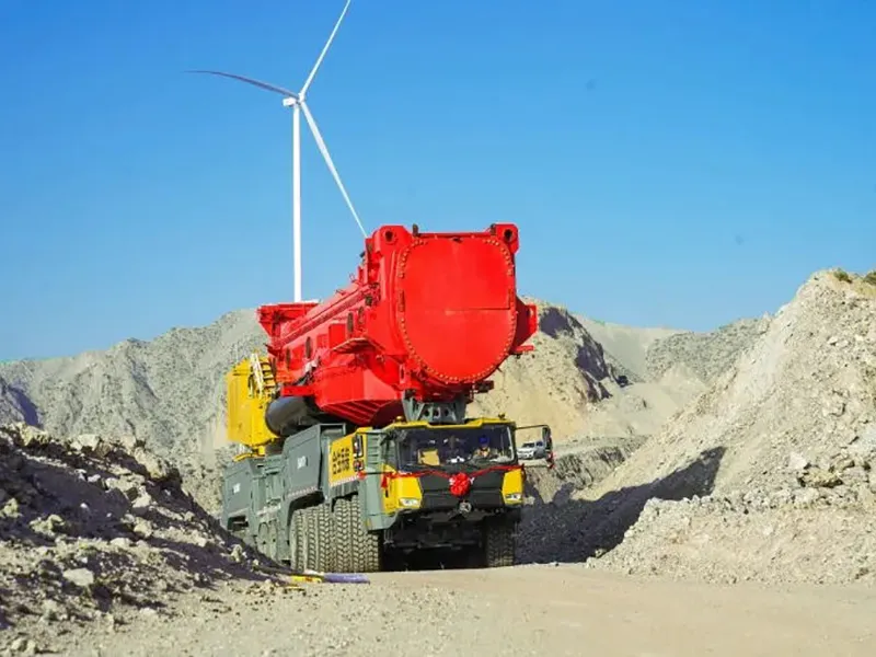 SAC40000T crane assembly and operation