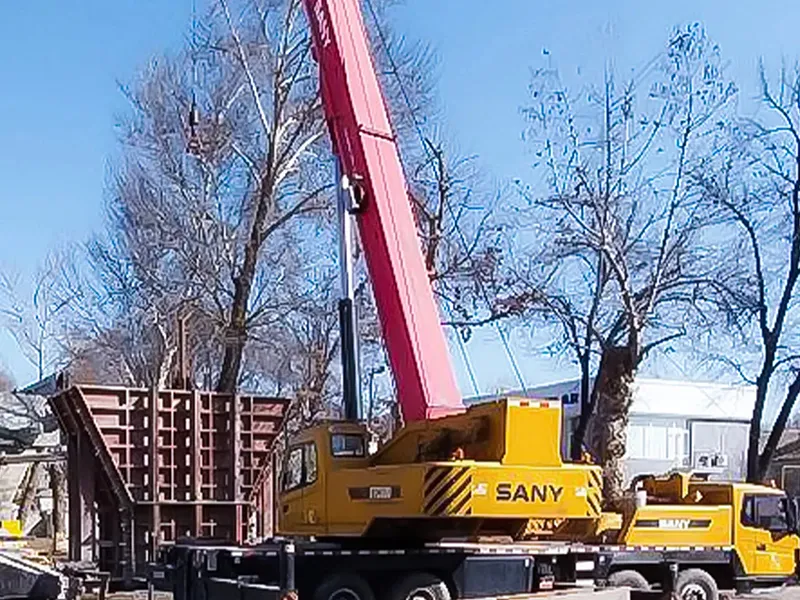 SANY crane operating in a tight urban space in Tashkent